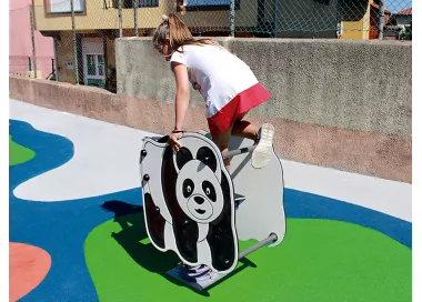 Panda inclusif pour enfants à mobilité réduite
