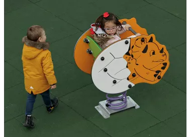 Dino inclusif pour enfants à mobilité réduite