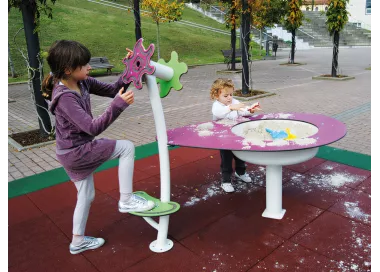 Table de jeux inclusive Eidos avec caléidoscope