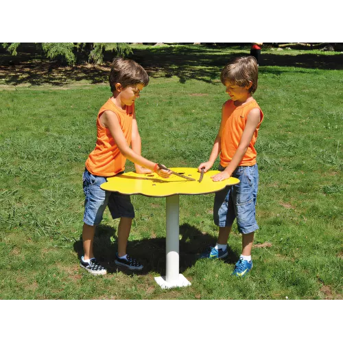 Table Nuage inclusive pour enfants différents