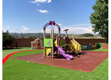 Parc Potes avec toboggans pour 1-6 ans
