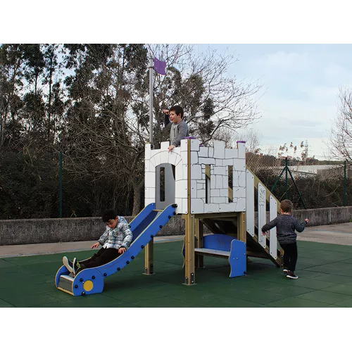 Parc enfants Pesués avec tour et glissière