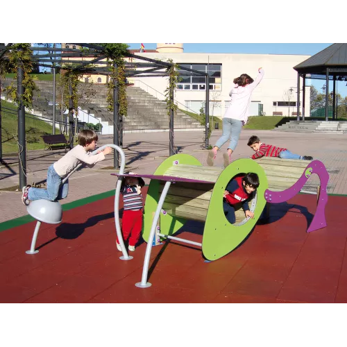 Fourmi en bois avec tunnel et toboggan