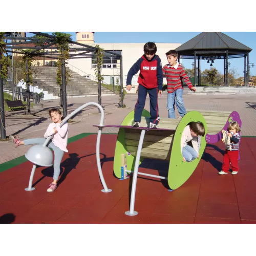 Fourmi en bois avec tunnel et toboggan