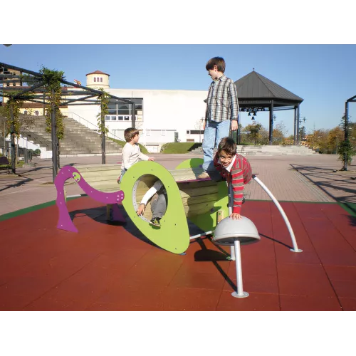 Fourmi en bois avec tunnel et toboggan