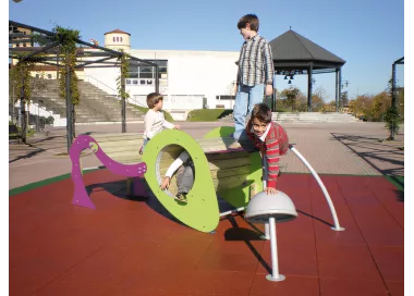 Fourmi en bois avec tunnel et toboggan