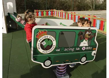 Bus racing pour 4 enfants 1-12 ans