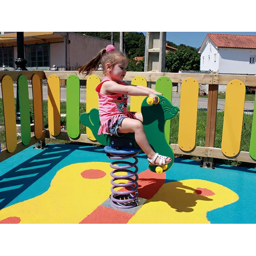 Jeux en bois traité pour enfants