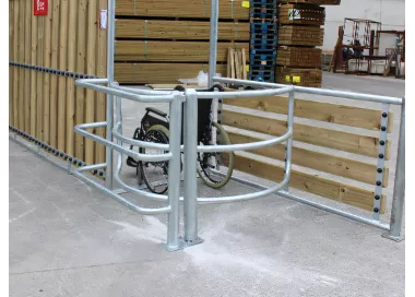 Porte d'accès piste sportive fauteuil roulant