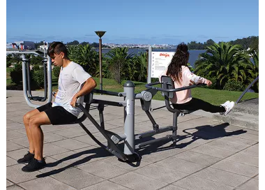 Entraînement biceps et triceps en acier