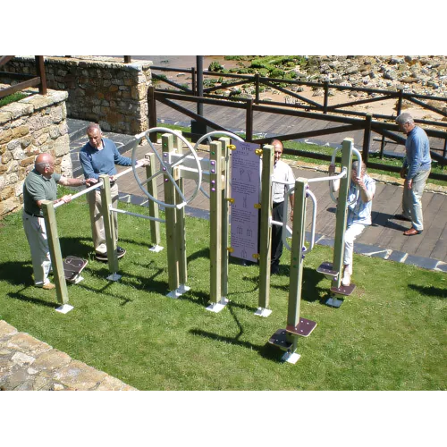Groupe fitness extérieur roue et équilibre