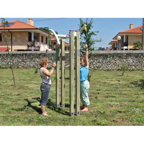 Étirement du dos en bois et acier