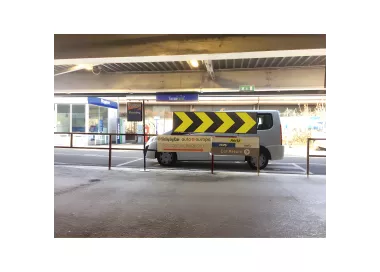 Flèche de parking réfléchissante en caoutchouc durable