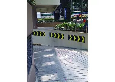Flèche de parking réfléchissante en caoutchouc durable