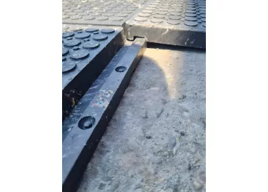 Plaque de roulage antidérapante 1.2m - 80t