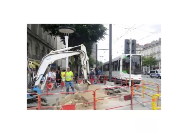 Barrière de chantier acier avec bandes réfléchissantes