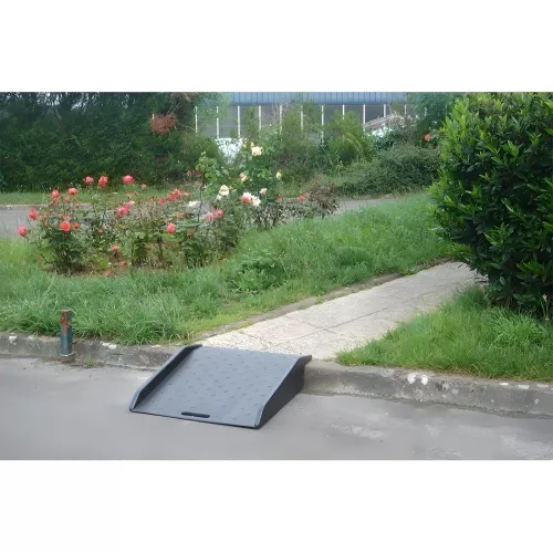 Rampe d'accès pliable antidérapante 300 kg PMR