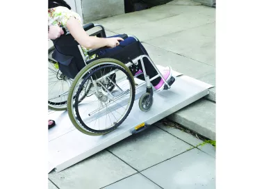 RAMPE PMR PLIANTE EN ALUMINIUM 1.2M - 300 KG