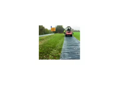 PLAQUE DE ROULAGE TEMPORAIRE 2.4 M - 80 T