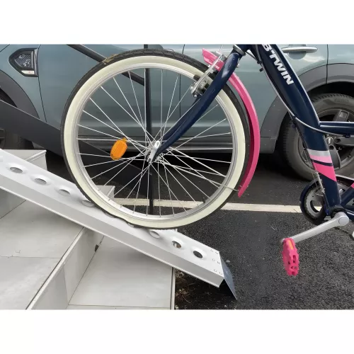 RAMPE POUR CYCLES