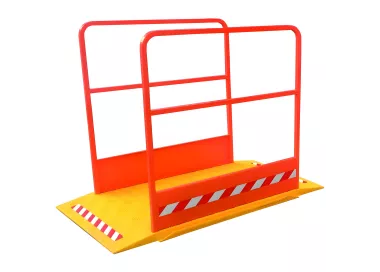 Passerelle de chantier sécurisée en polypropylène et acier