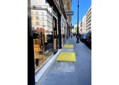 Plaque de chaussée antidérapante renforcée acier