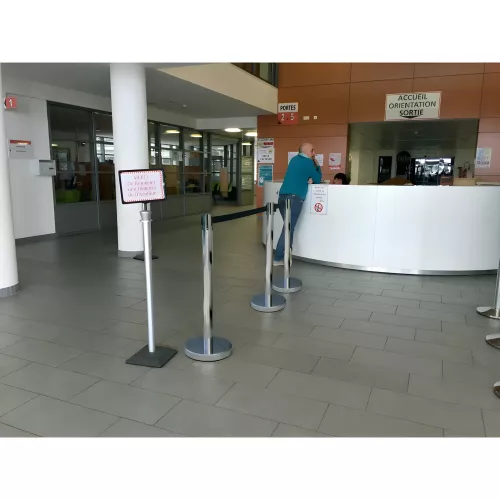 Poteau d'information plastique fixe avec panneau A4
