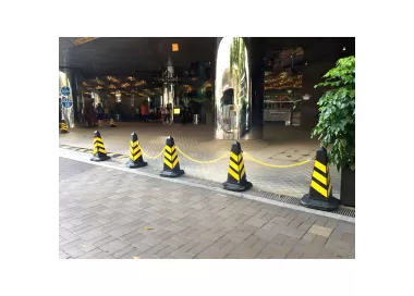 Balise de rue réfléchissante avec base lestée