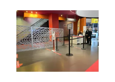 Poteau d'information récepteur de sangle avec base lestée