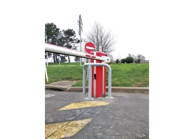 ÉTRIER ET ARCEAU À SCELLER