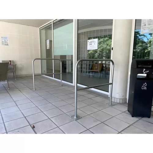 Barrière de sécurité acier Ø 40 mm avec platine