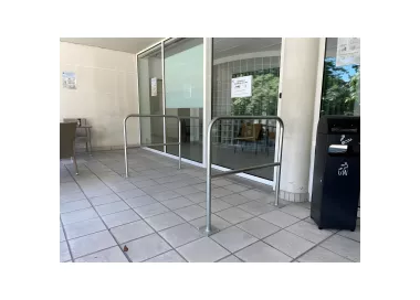 Barrière de sécurité acier Ø 40 mm avec platine