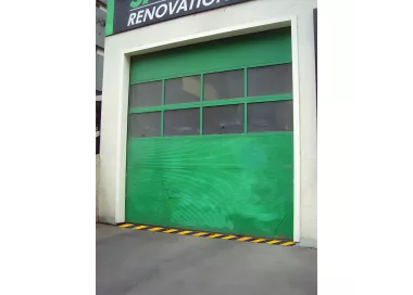 Rampe de portail automatique en caoutchouc avec bandes jaunes