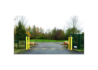 Poteau protection acier jaune noir à platine