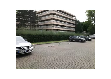 Arceau de parking haute résistance avec bandes réfléchissantes et serrure