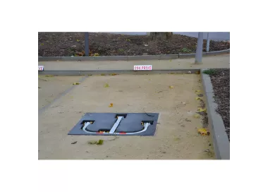 Arceau de parking haute résistance à sceller, caoutchouc et acier galvanisé
