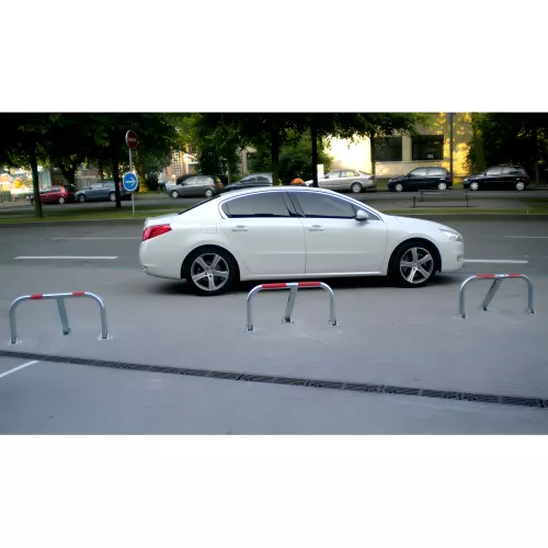 Arceau de parking haute résistance, pieds fonte, bandes réfléchissantes, serrure
