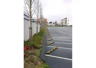 Butée de parking caoutchouc réfléchissante avec réflecteurs