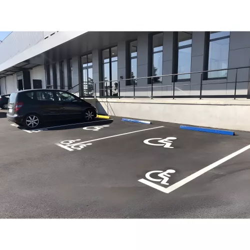 Butée de parking haute visibilité thermoplastique résistante