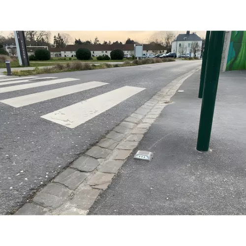 PLOT SOLAIRE À LED