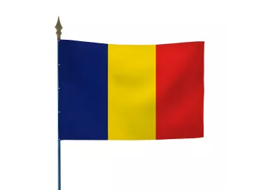 Drapeau Roumanie avec hampe et lance décorative