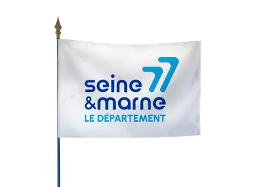 Drapeau du Conseil départemental de la Seine-et-Marne sur hampe