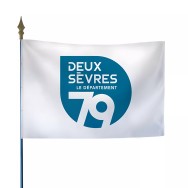 Drapeau sur hampe du Conseil Départemental des Deux-Sèvres