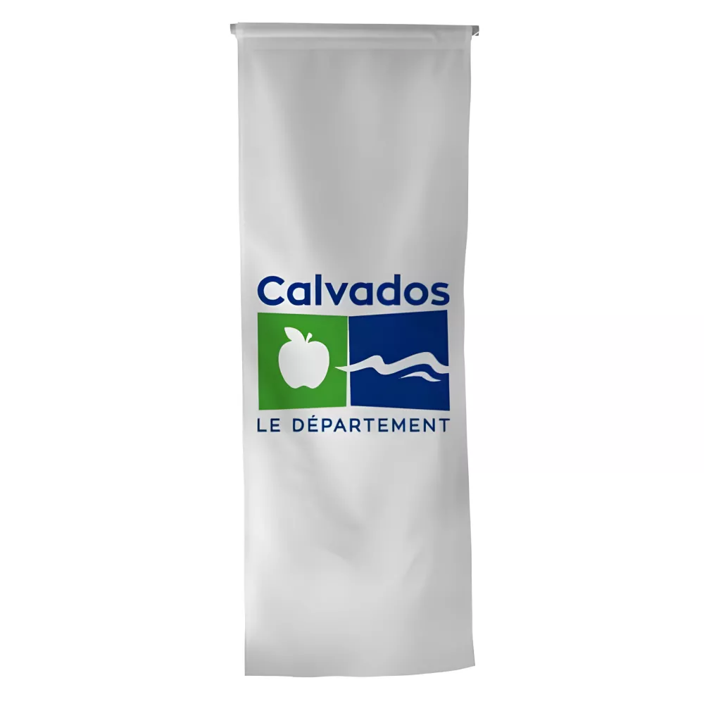 Oriflamme personnalisée du Conseil Départemental du Calvados en maille polyester Oriflamme personnalisée du Conseil Départemental du Calvados en maille polyester