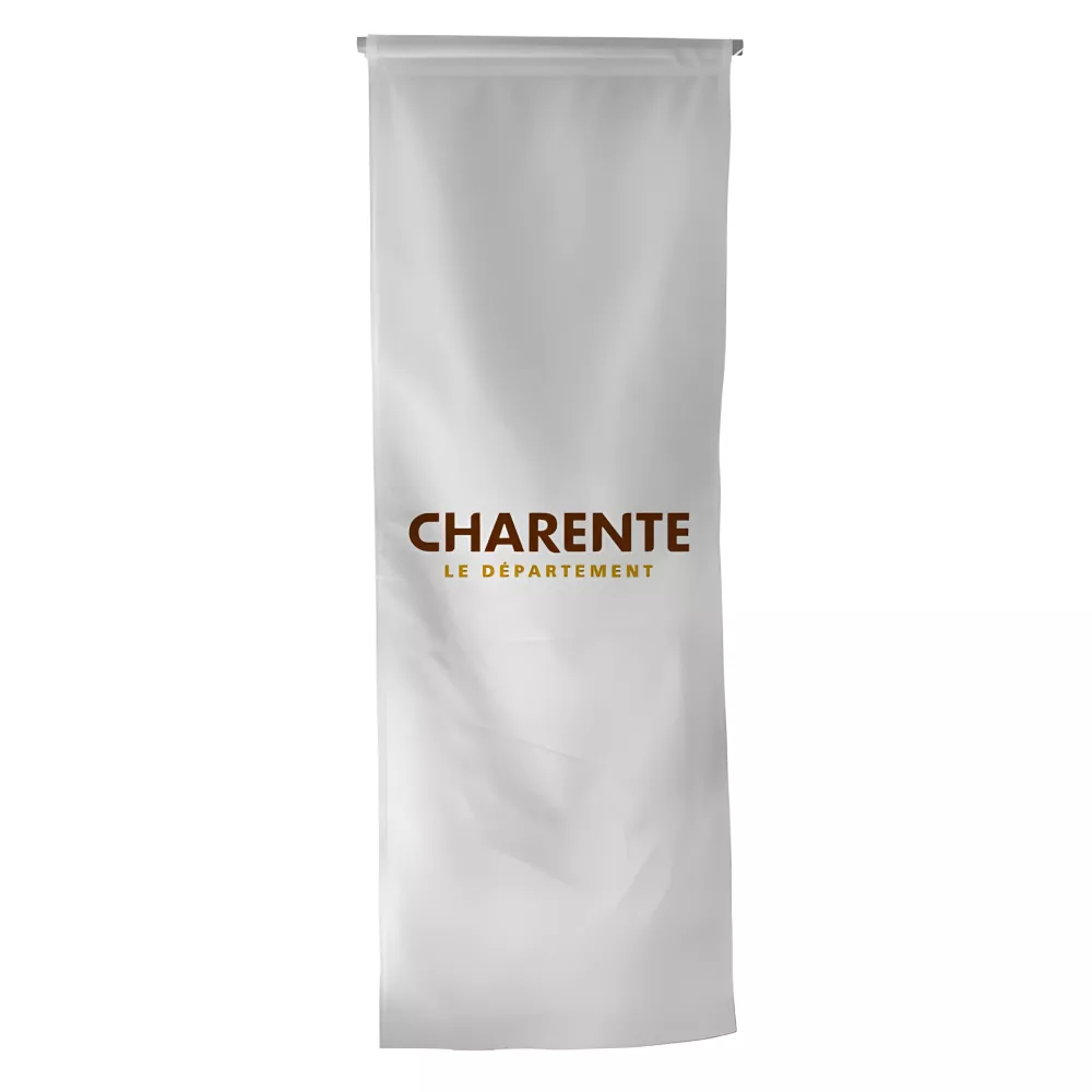 Oriflamme du Conseil Départemental de la Charente en maille polyester Oriflamme du Conseil Départemental de la Charente en maille polyester