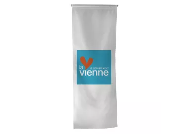 Oriflamme du Conseil Départemental de la Vienne avec traverse