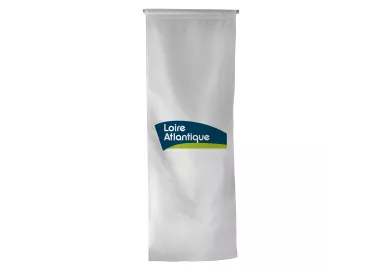 Oriflamme du Conseil Départemental de Loire-Atlantique en maille polyester