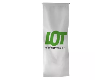 Oriflamme du Conseil Départemental du Lot sur traverse