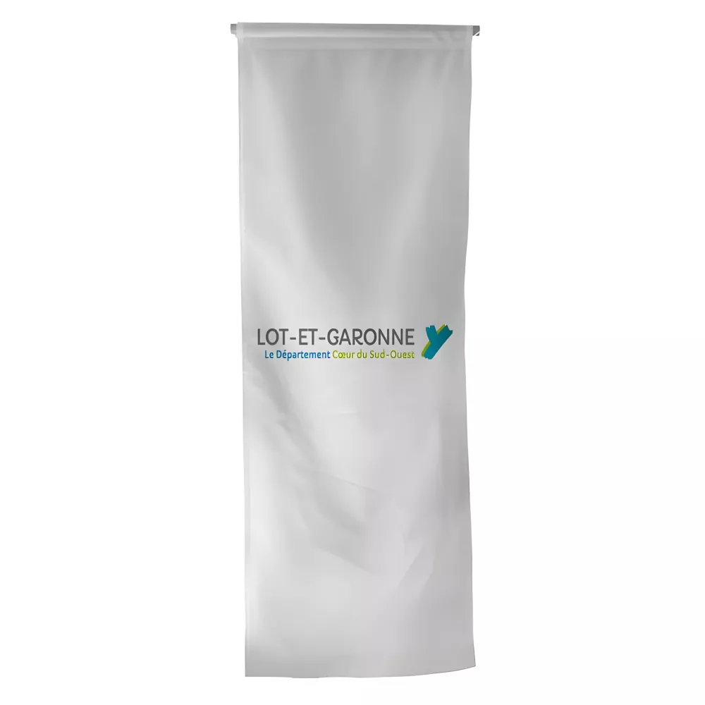 Oriflamme du Conseil Départemental du Lot-et-Garonne en maille polyester Oriflamme du Conseil Départemental du Lot-et-Garonne en maille polyester