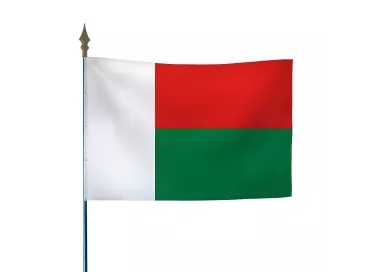 Drapeau Madagascar en maille polyester avec hampe